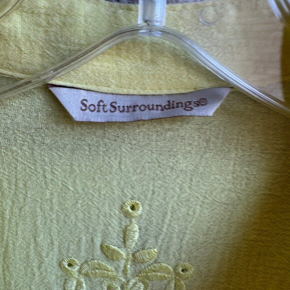 Soft Surroundings Long Sleeve Button Up Embroidered V-Neck Shirt Women's Size M - Picture 3 of 9